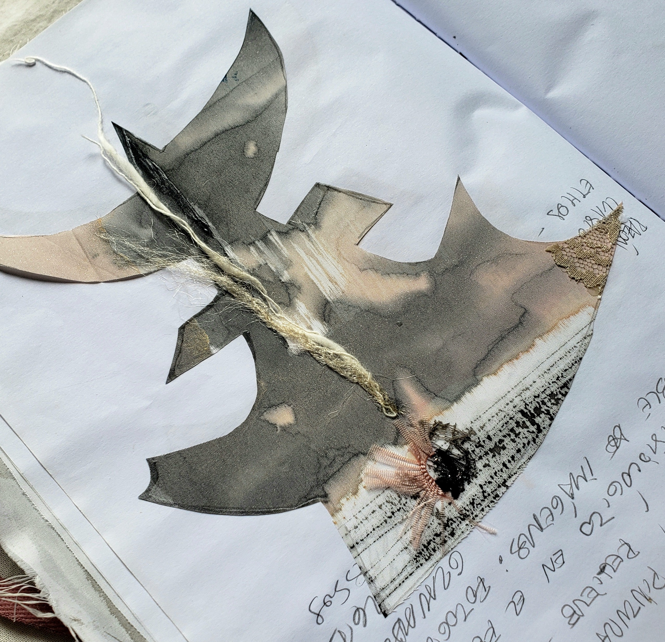 Cuaderno 5 — 2024 Esboço para pez. Tela sintética y acrílicos. — Fabio Crisanti